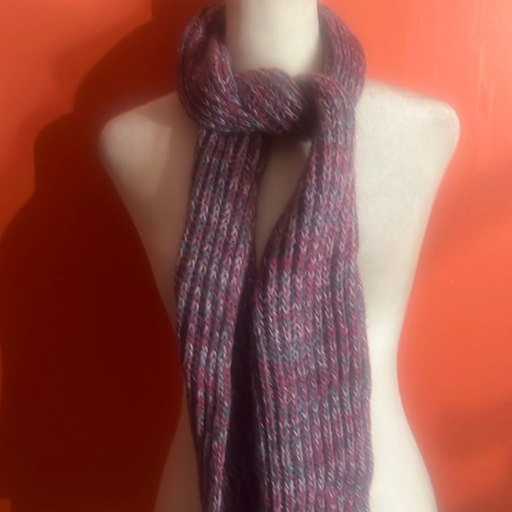 5/$10. Ladies Winter scarf